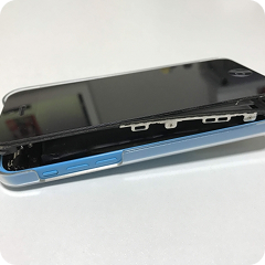 バッテリーが膨張している